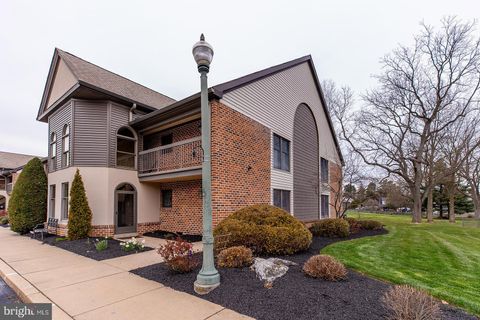 24 AMBERLEY WAY LITITZ PA 17543