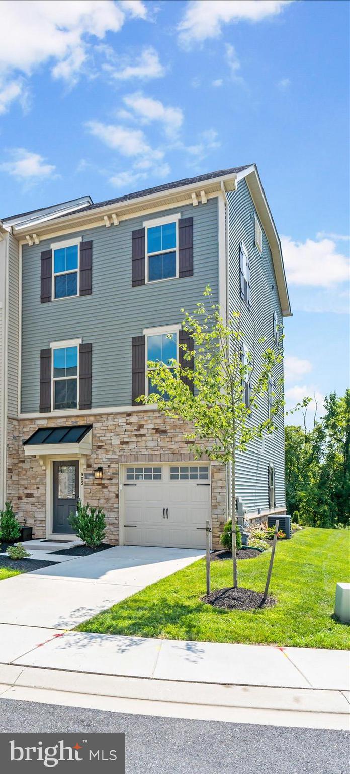 TOWNES AT BYNUM RUN - Residential