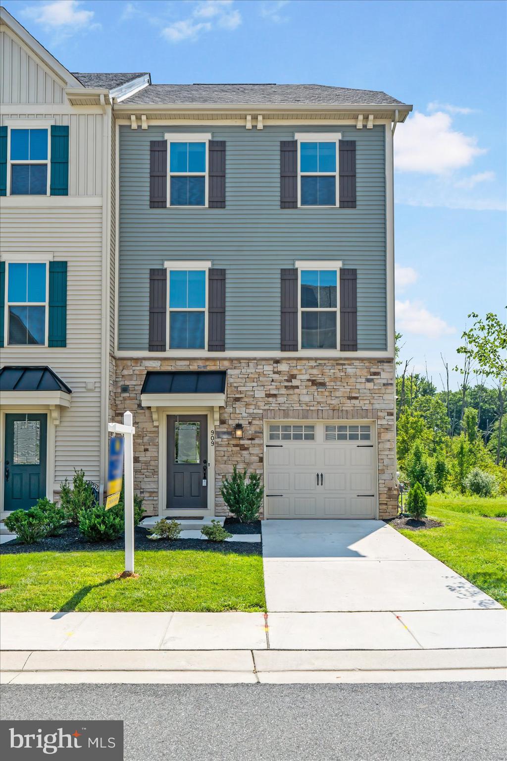 TOWNES AT BYNUM RUN - Residential