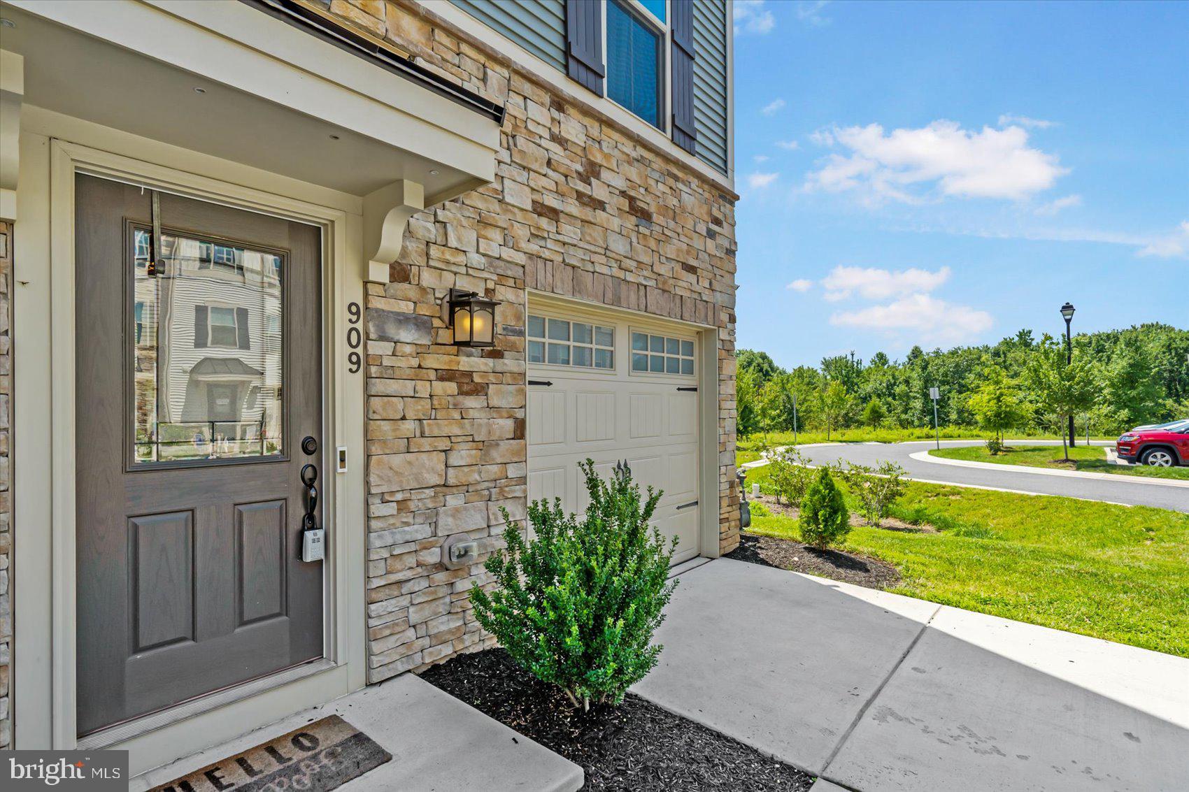 TOWNES AT BYNUM RUN - Residential