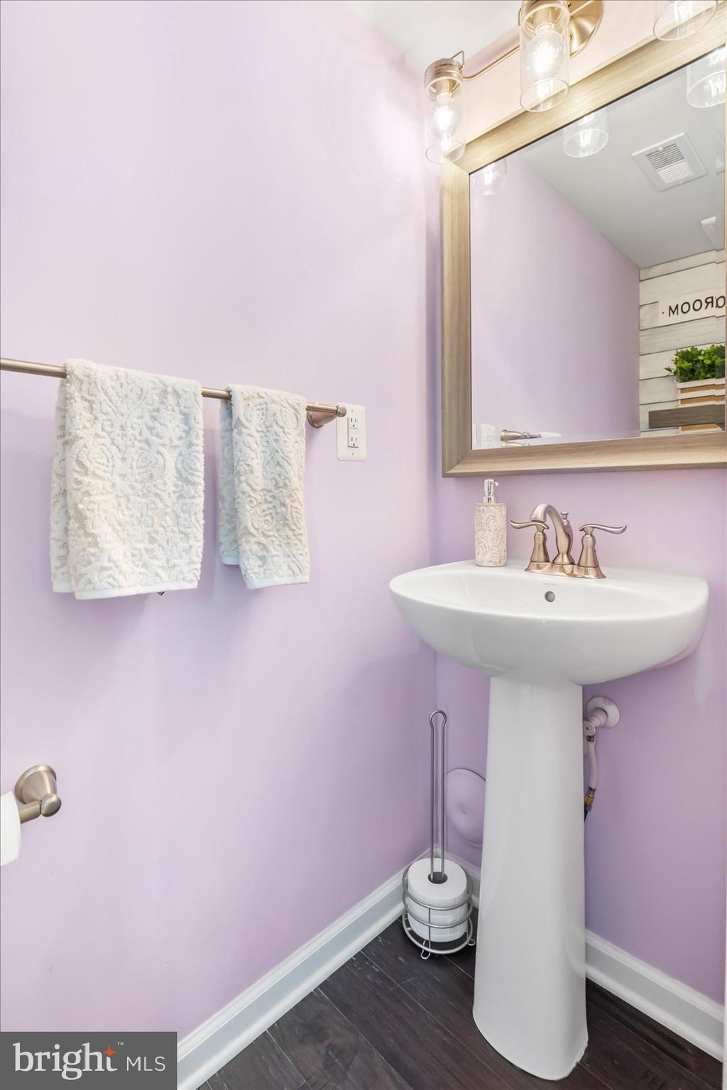 TOWNES AT BYNUM RUN - Residential