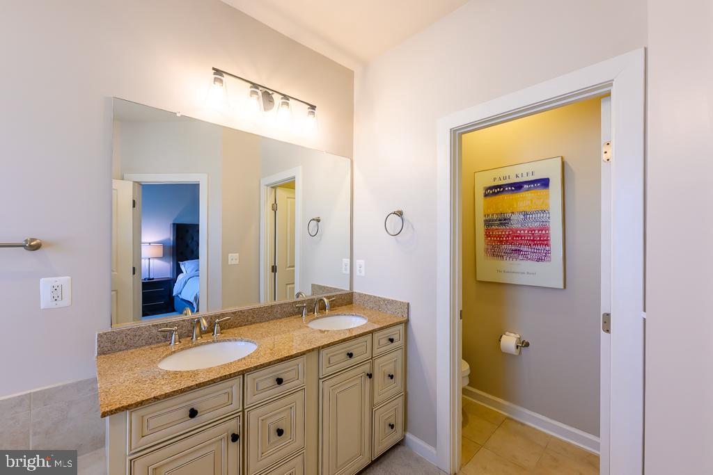 ONE LOUDOUN - Residential Lease