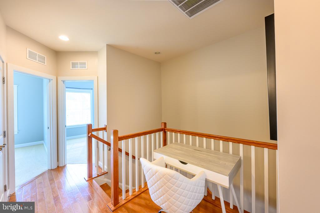 ONE LOUDOUN - Residential Lease