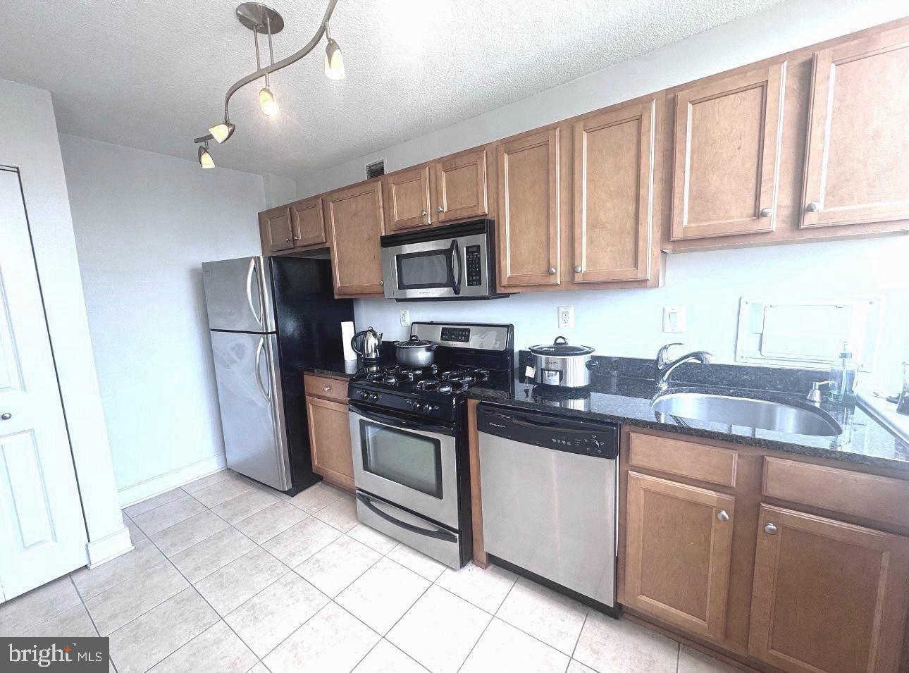1220 BLAIR MILL ROAD 405