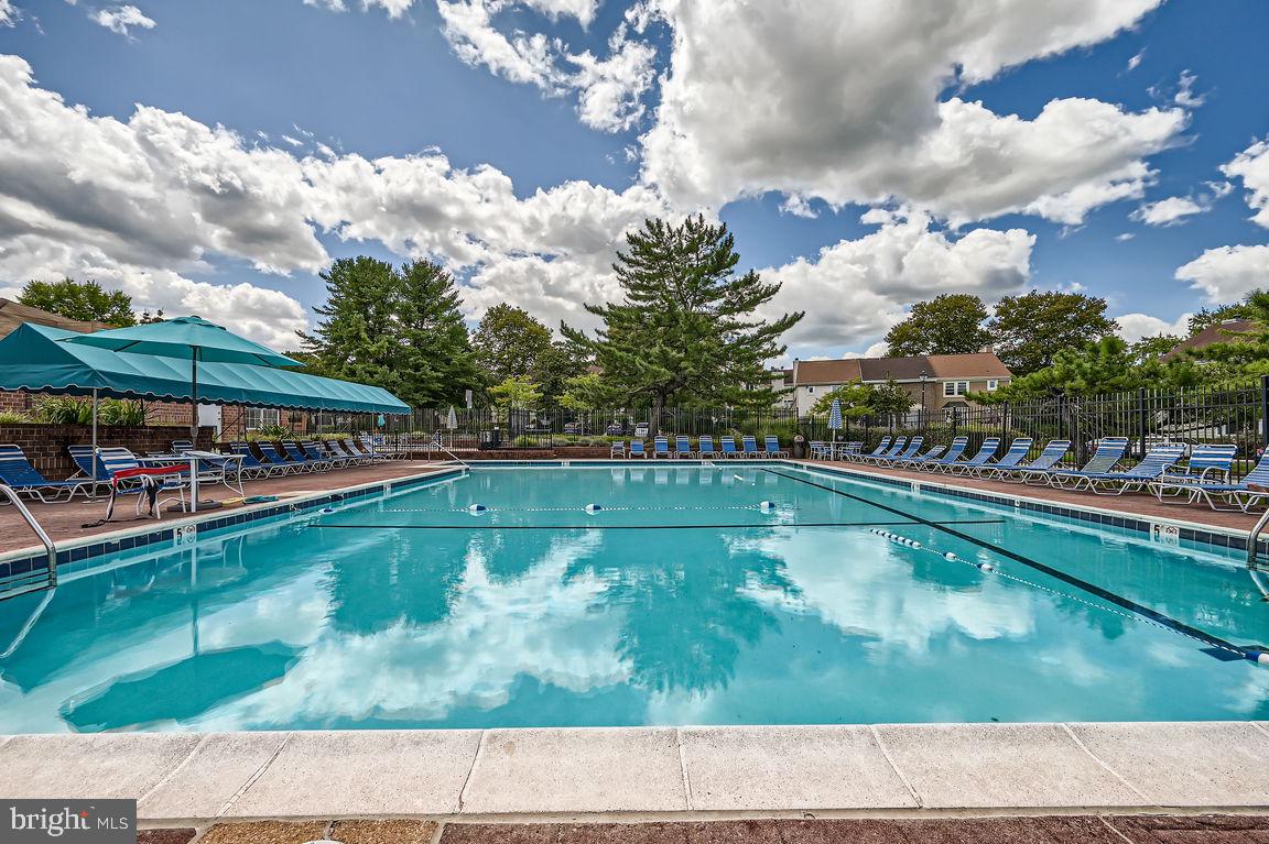 THE FALLS - Residential