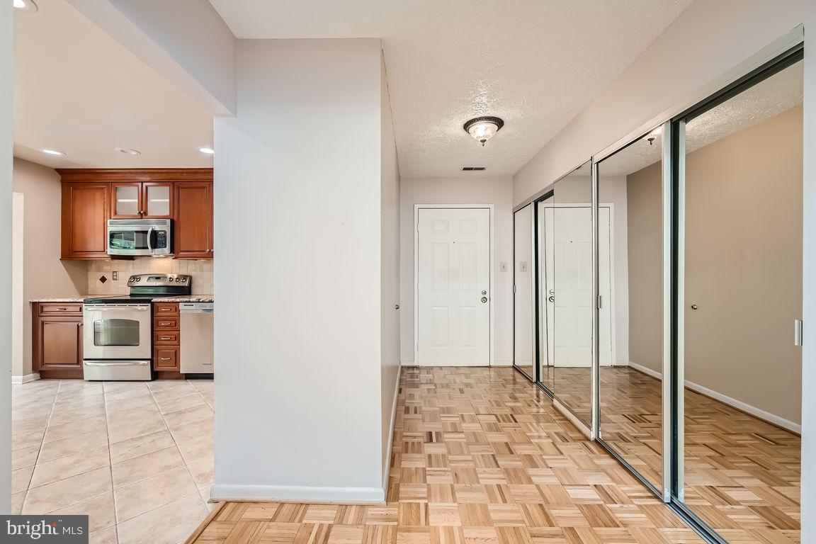 THE FALLS - Residential