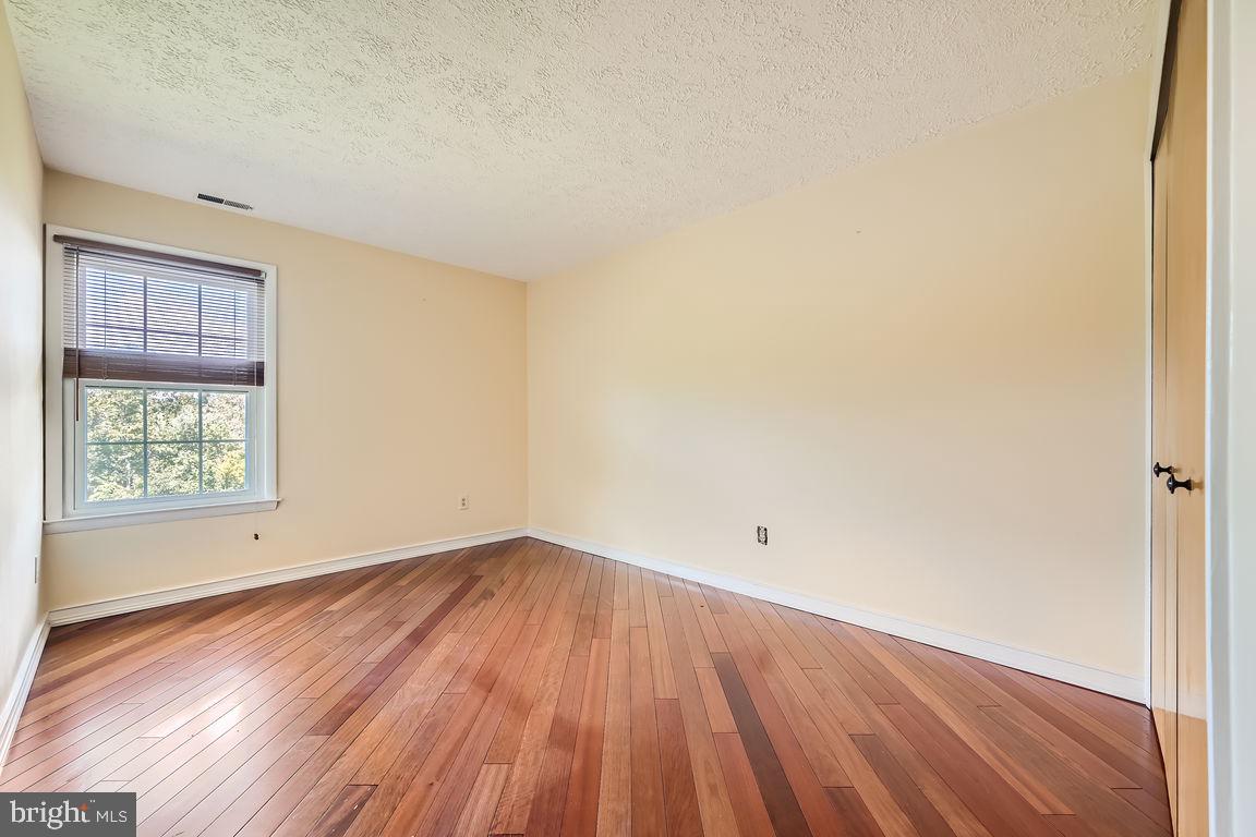 THE FALLS - Residential