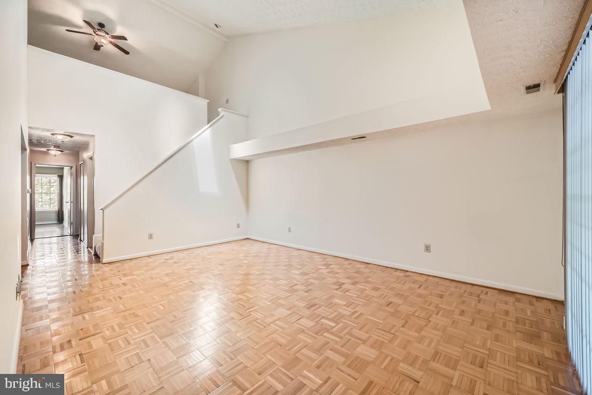 THE FALLS - Residential