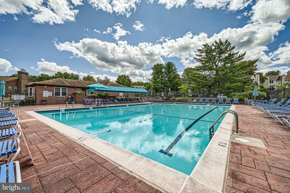 THE FALLS - Residential