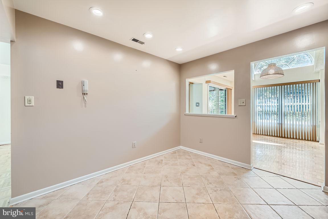 THE FALLS - Residential