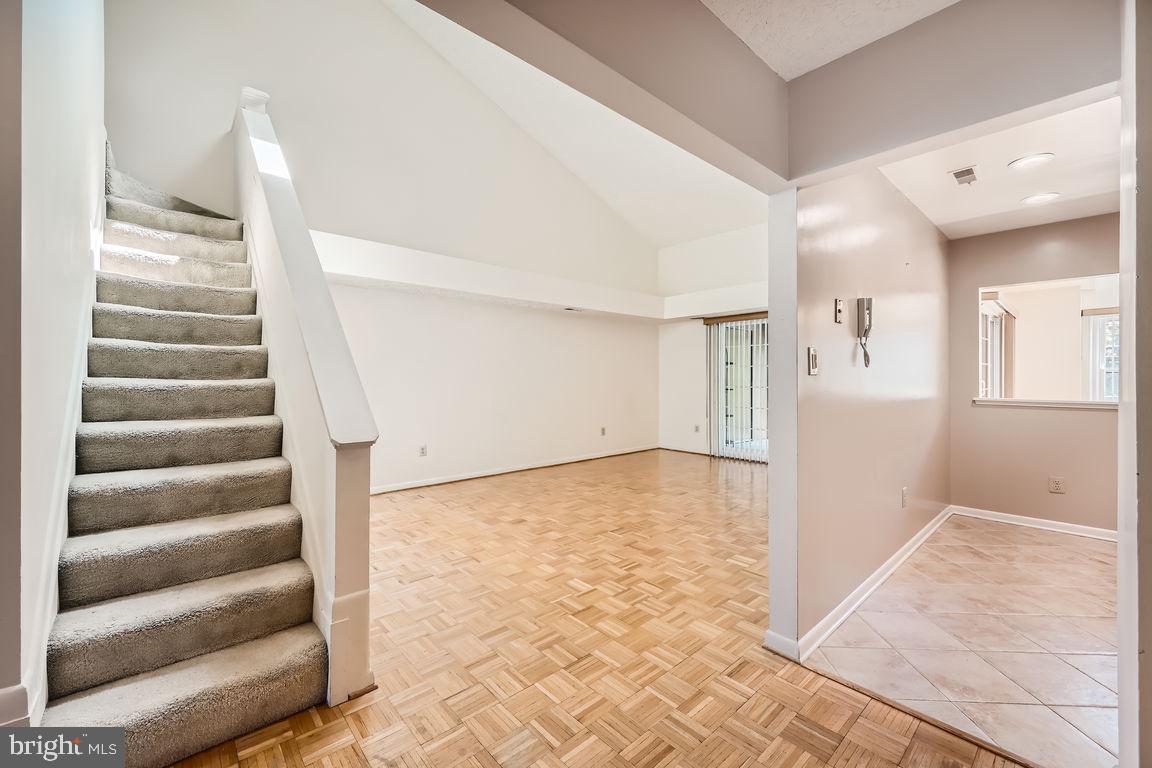 THE FALLS - Residential