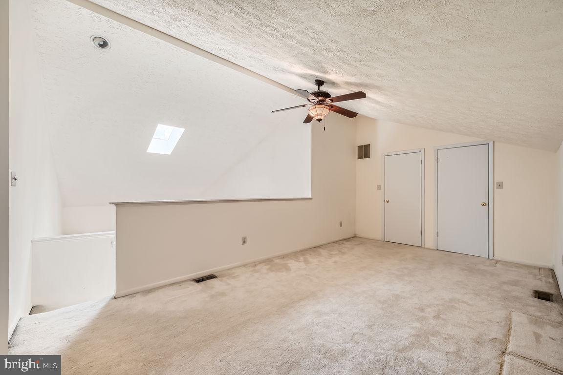 THE FALLS - Residential