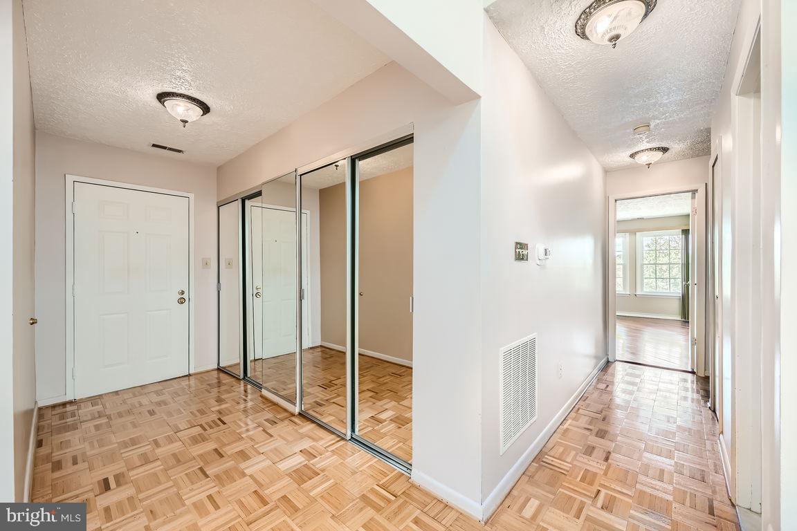 THE FALLS - Residential