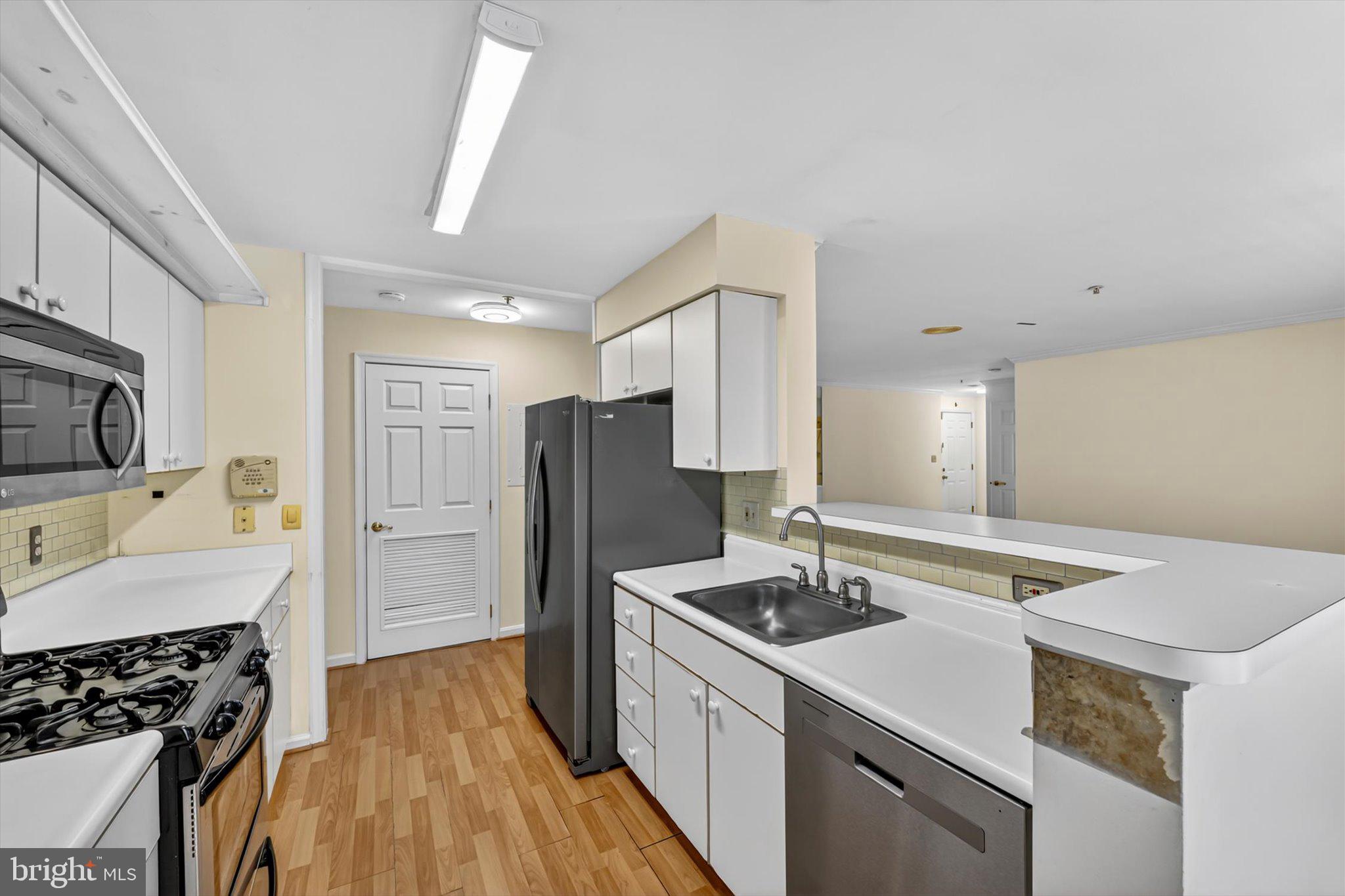 STRATFORD CONDOS - Residential