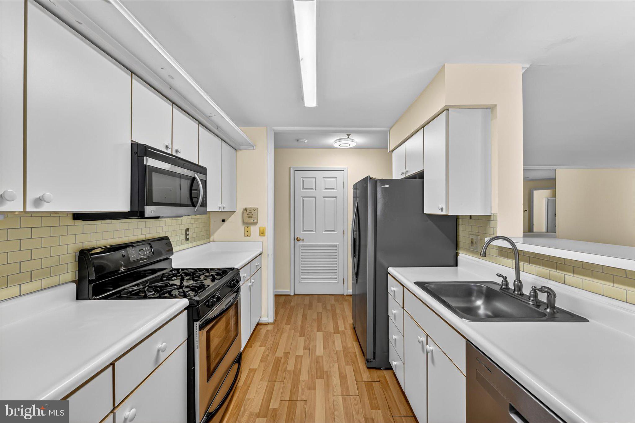 STRATFORD CONDOS - Residential