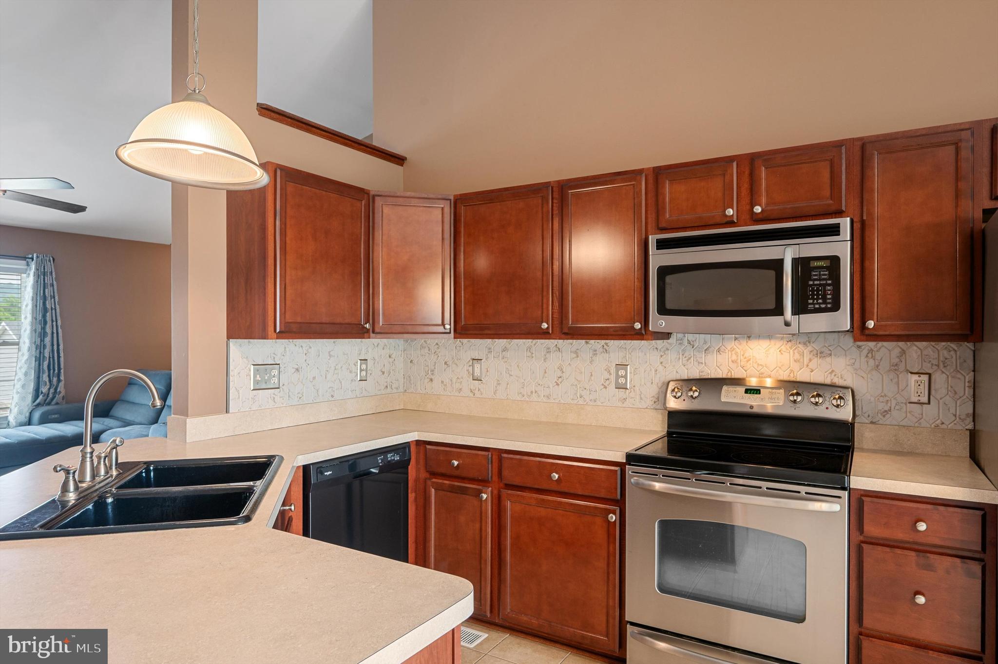 RED HILL - Residential