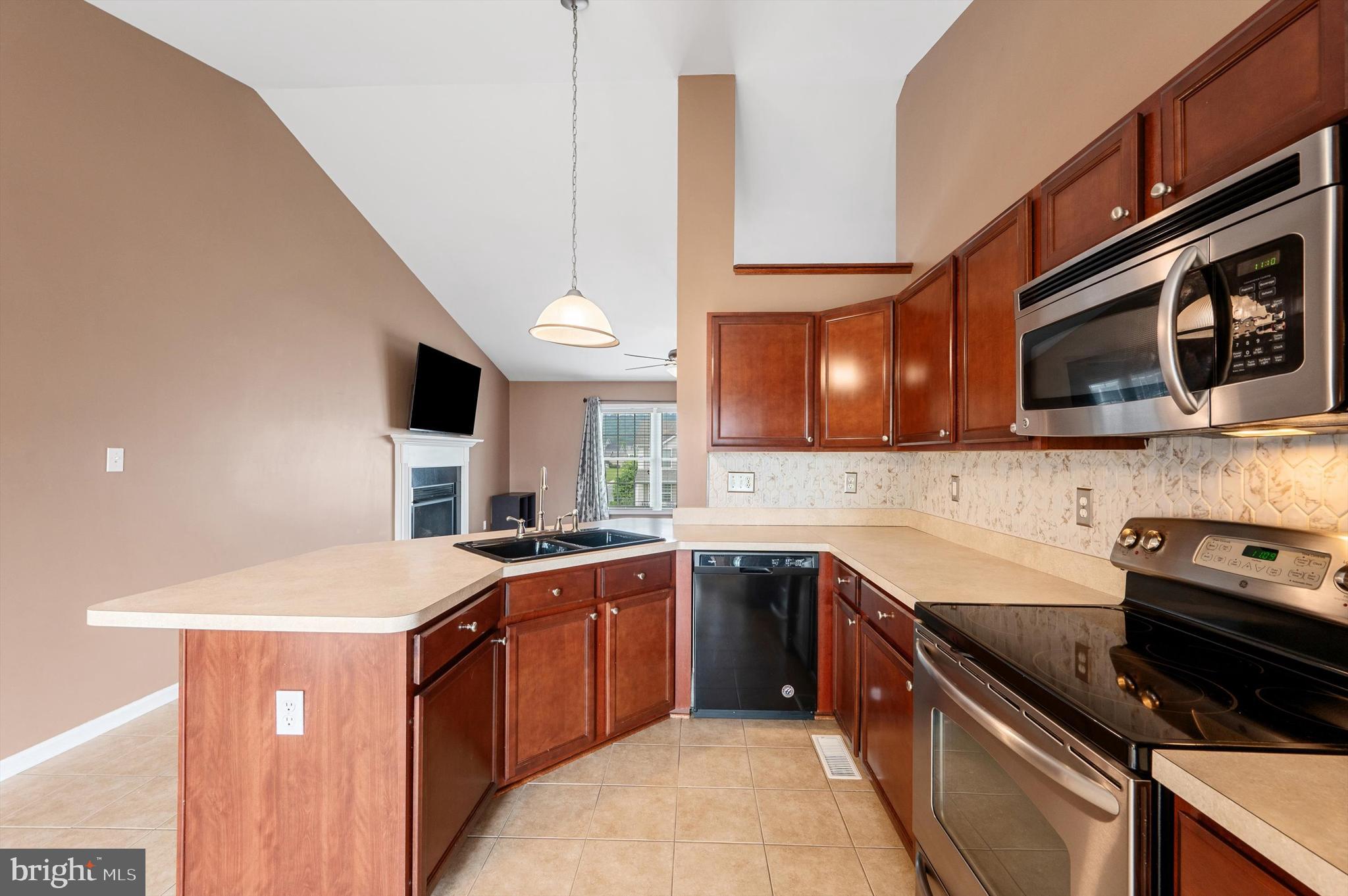 RED HILL - Residential