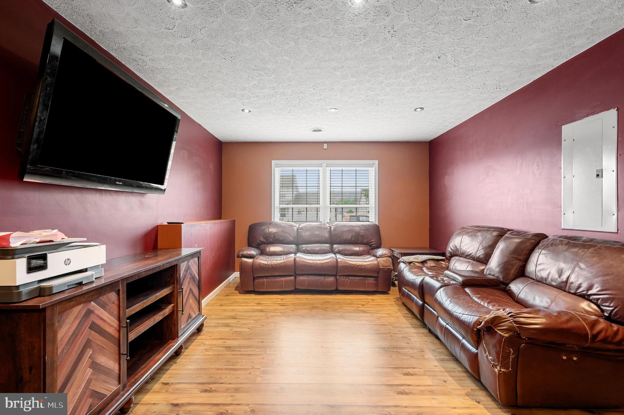 RED HILL - Residential