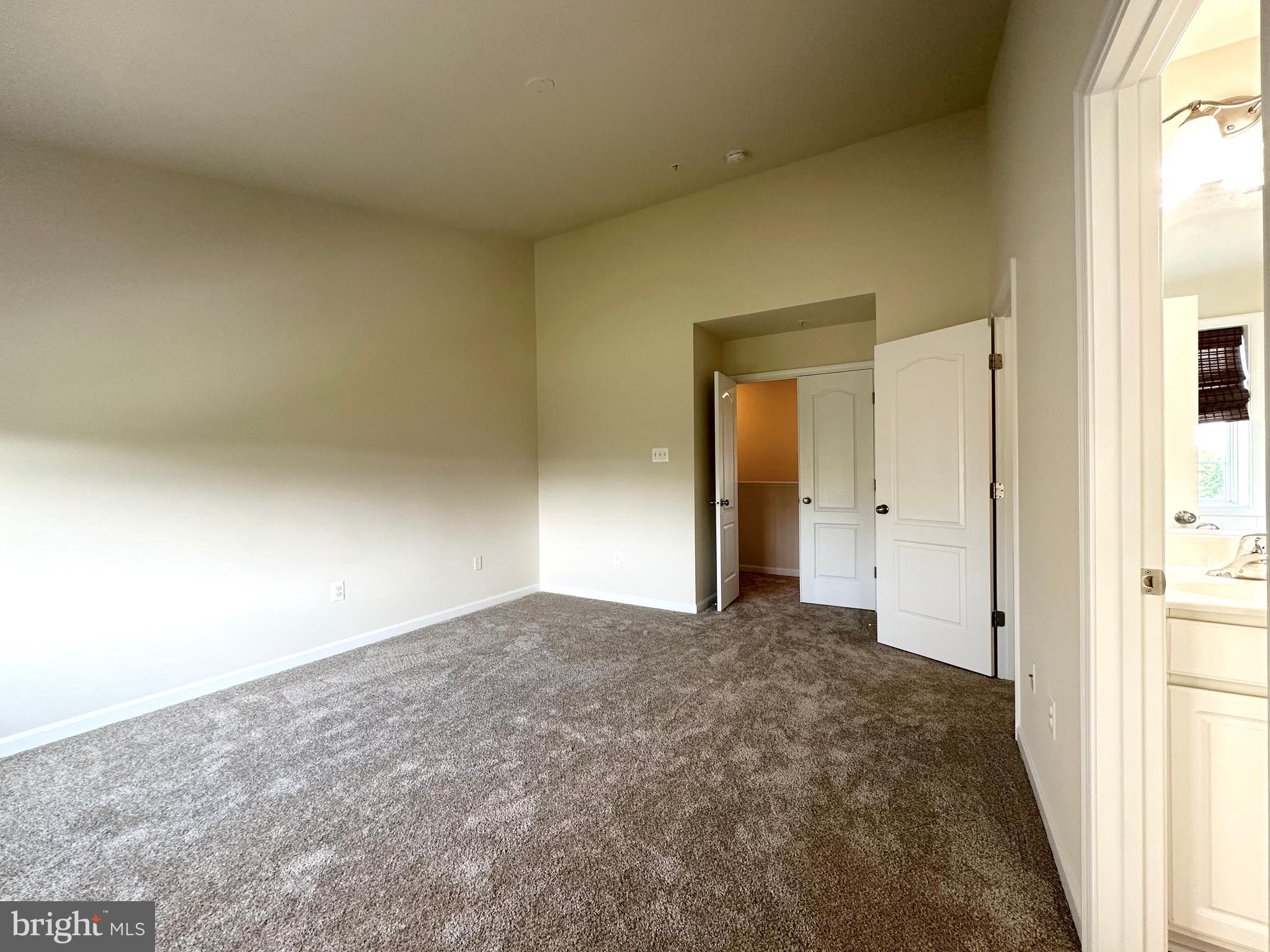 CARRIAGE HILL - Residential Lease