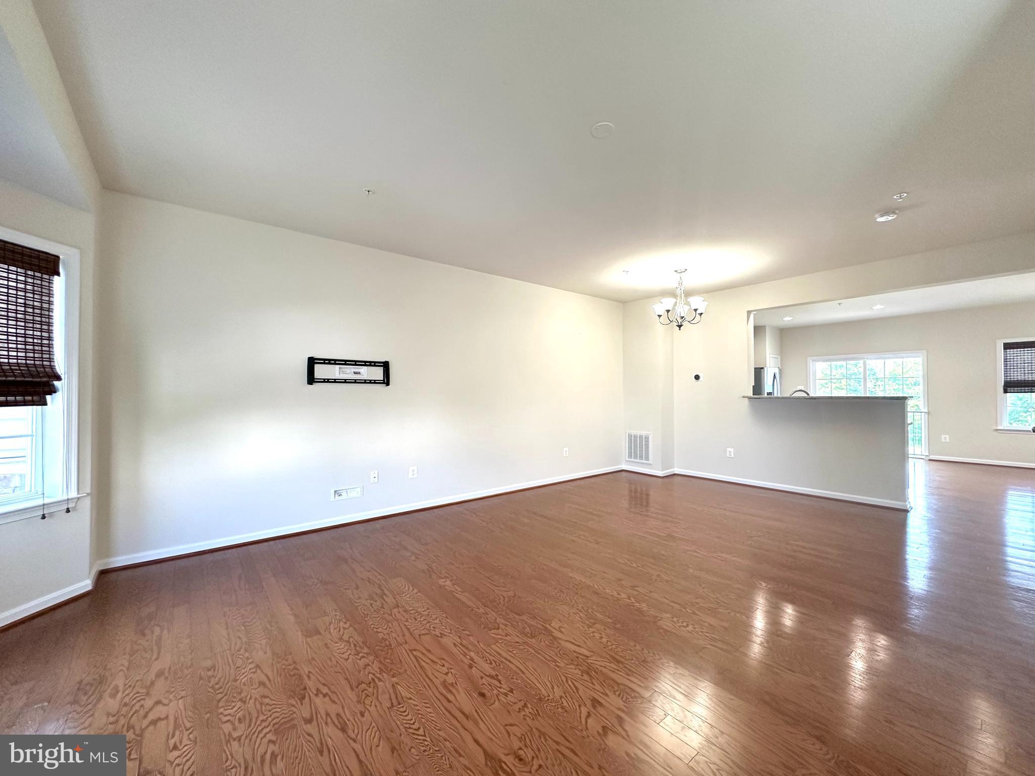 CARRIAGE HILL - Residential Lease