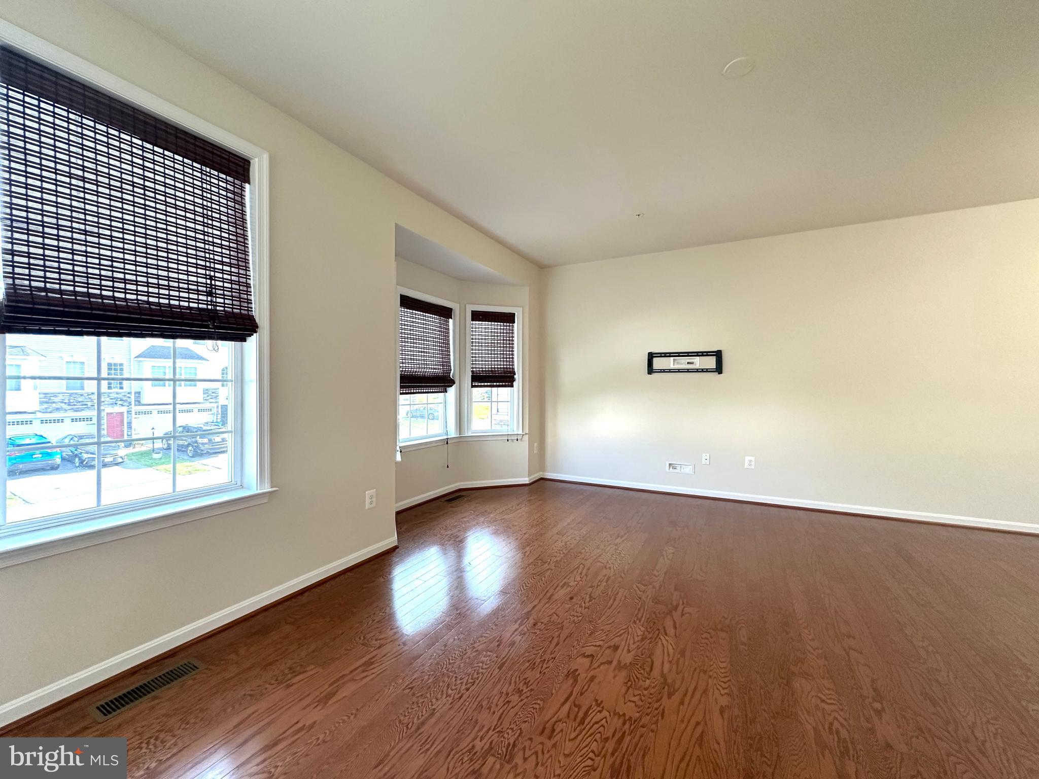 CARRIAGE HILL - Residential Lease