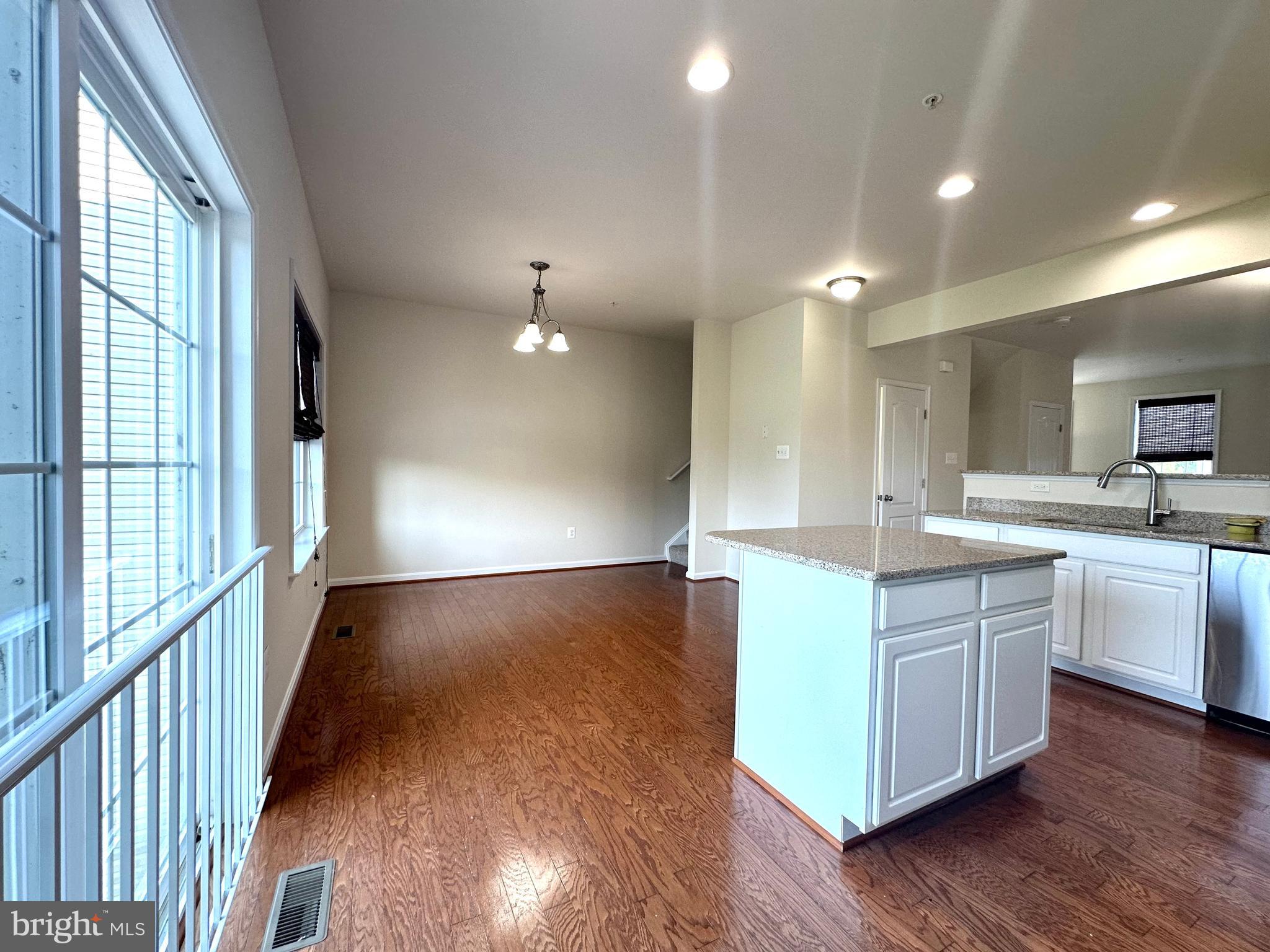 CARRIAGE HILL - Residential Lease