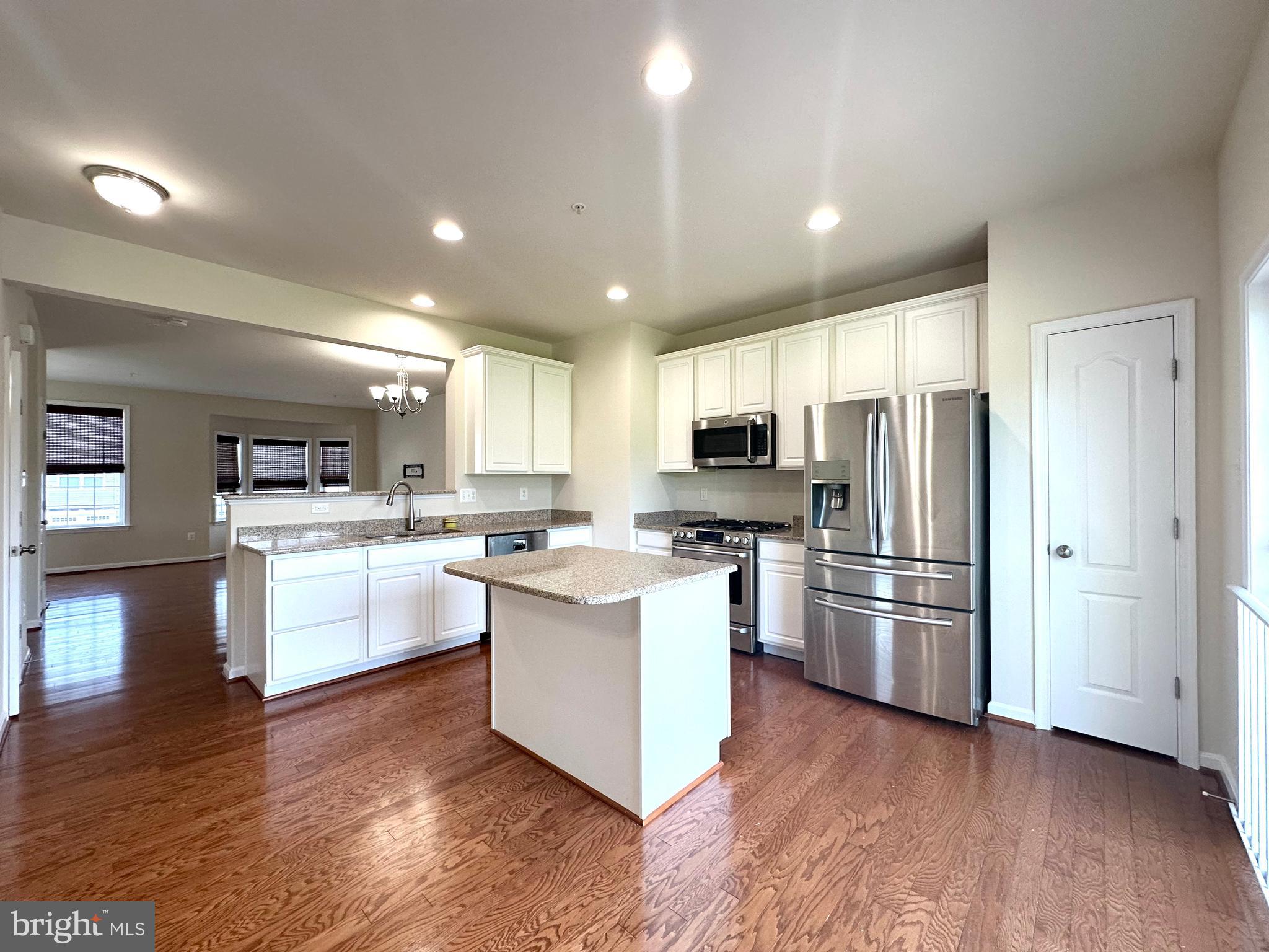 CARRIAGE HILL - Residential Lease