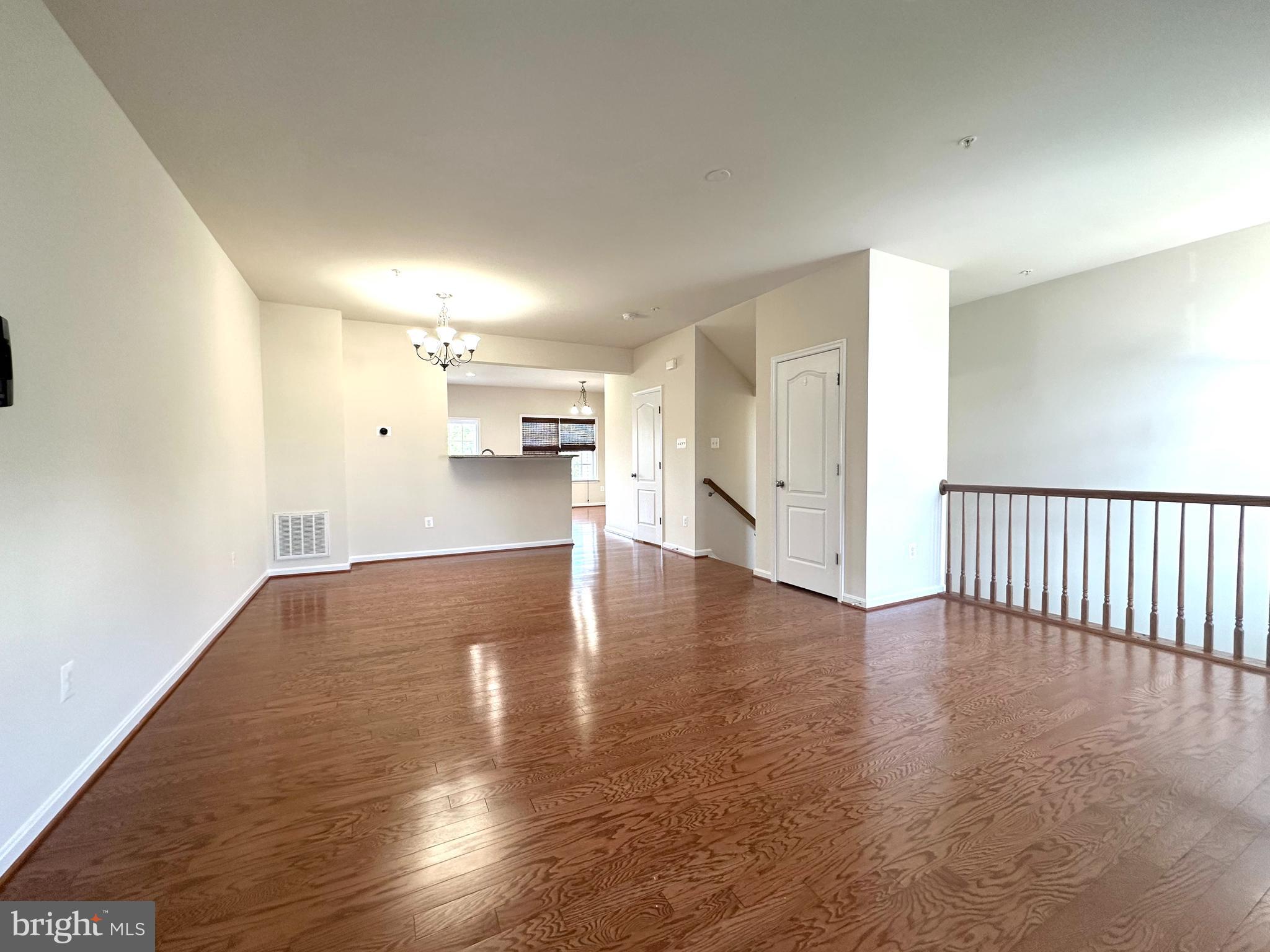 CARRIAGE HILL - Residential Lease