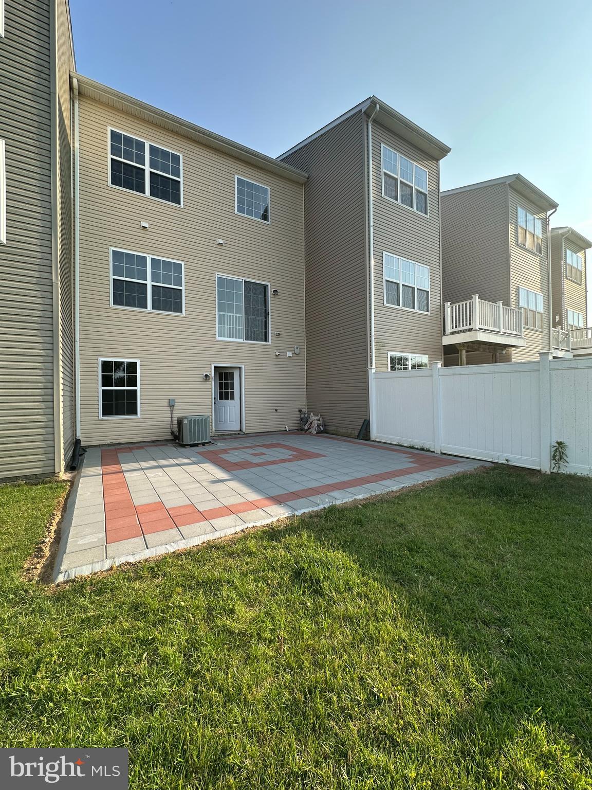 CARRIAGE HILL - Residential Lease