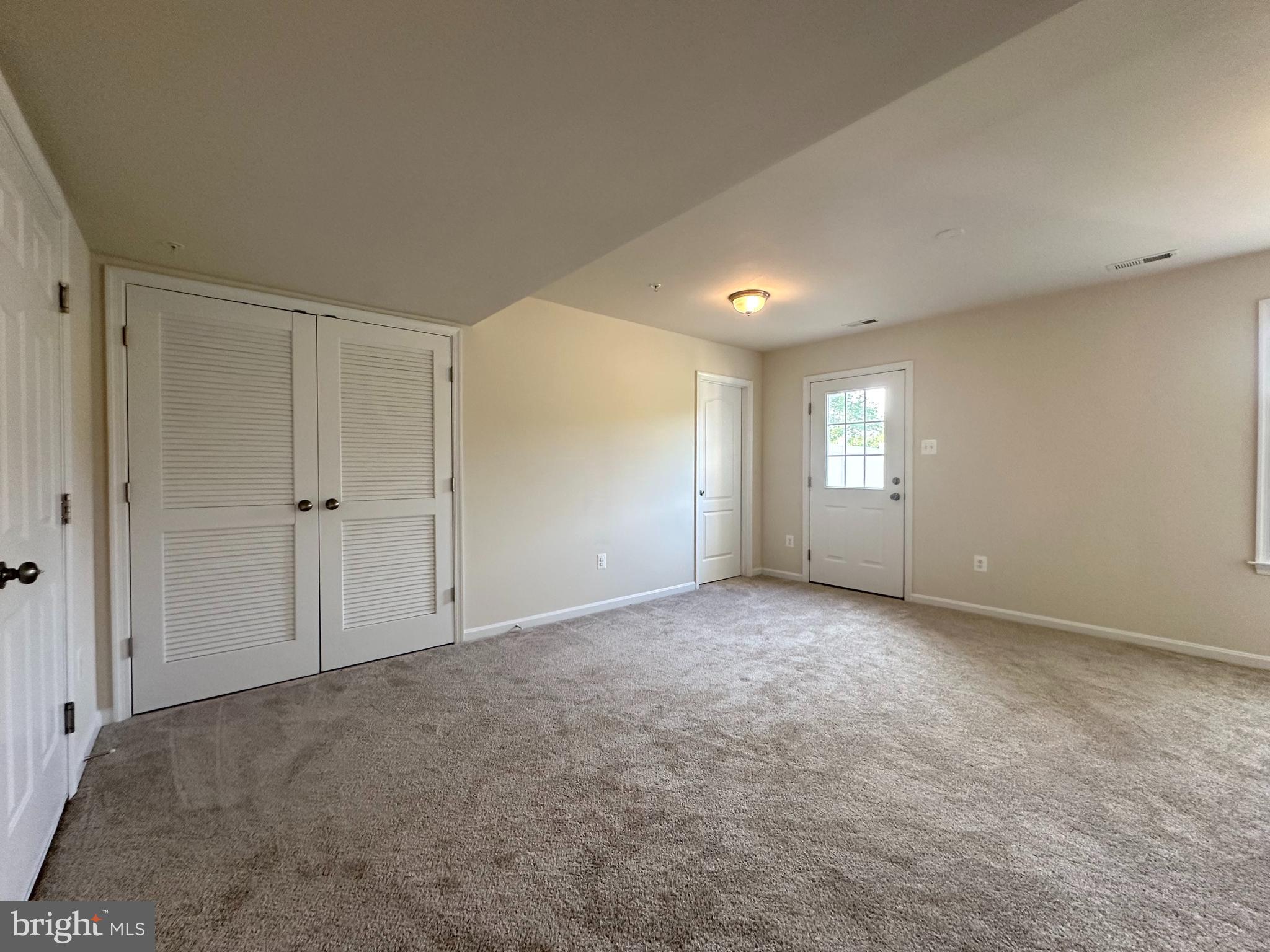 CARRIAGE HILL - Residential Lease