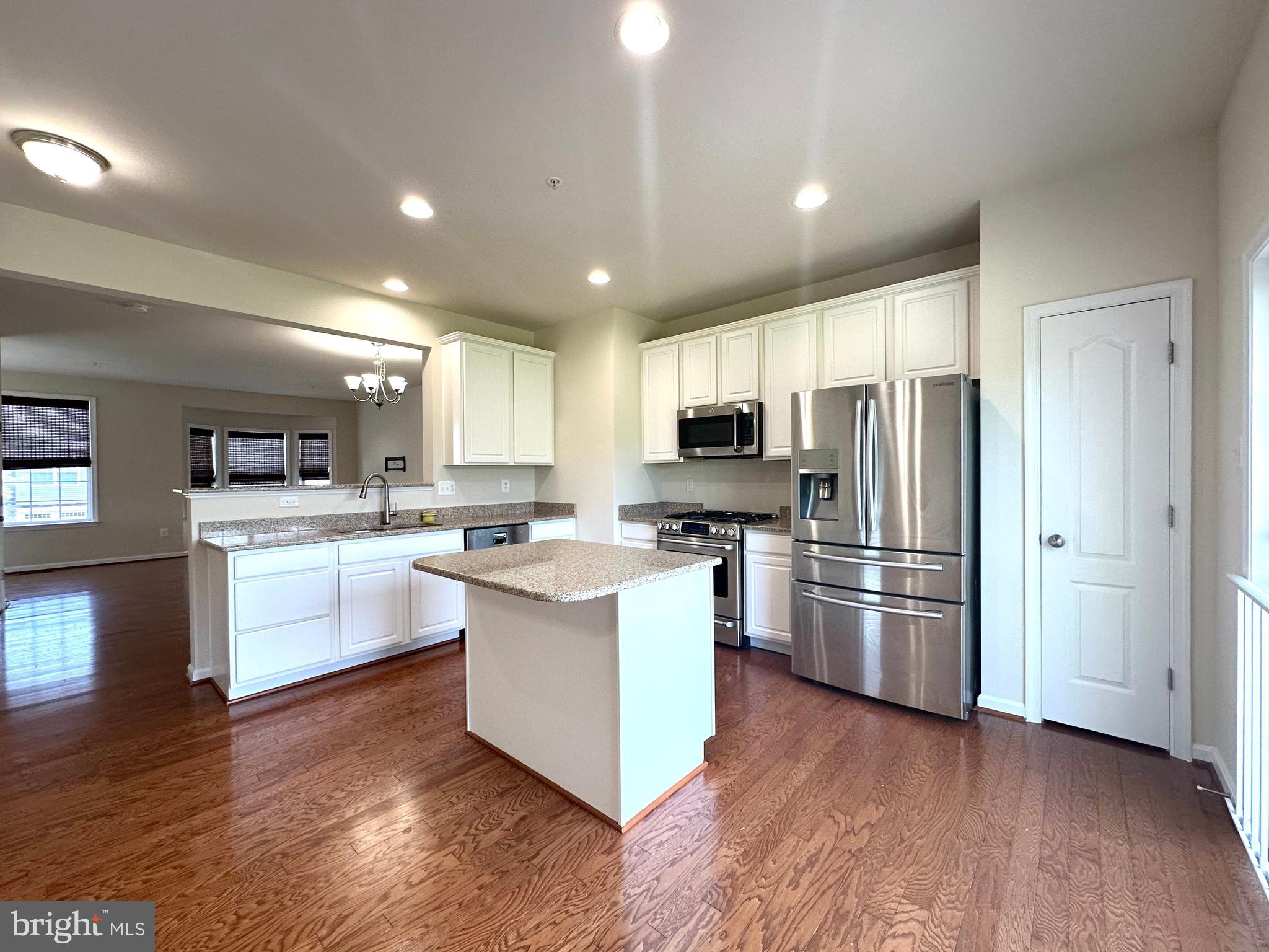 CARRIAGE HILL - Residential Lease