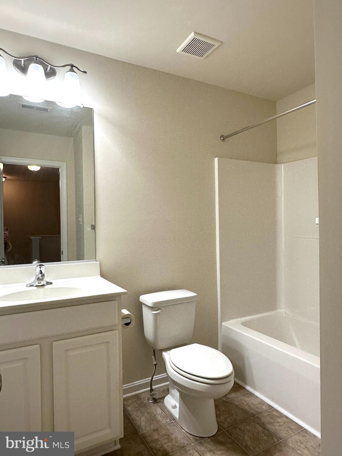 CARRIAGE HILL - Residential Lease