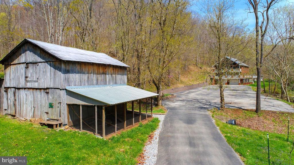 Photo of 7913 Wv 5 E Highway, GLENVILLE, WV 26351 (MLS # WVGI2000002)