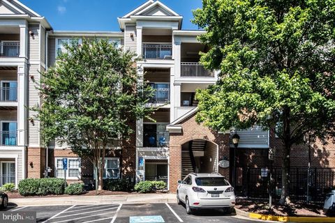 Property photo of 12956 Centre Park Circle 110, Herndon, VA 20171