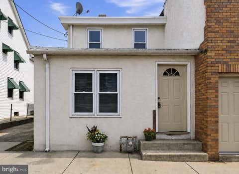 Townhouse For Sale - 35 Marshall Avenue<br/> Delaware County, MARCUS HOOK, PA 19061