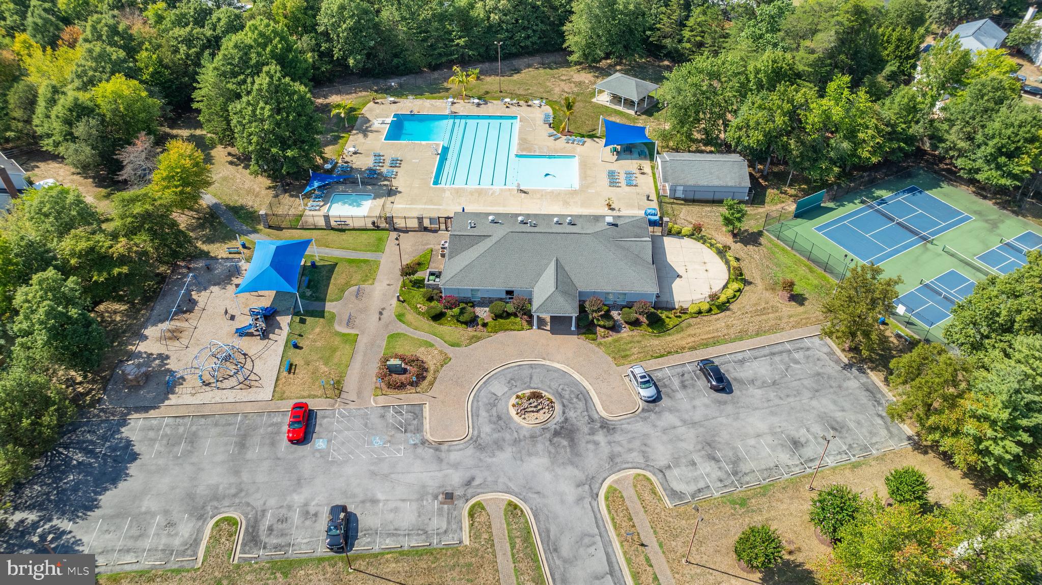 ST CHARLES DORCHESTER - Residential