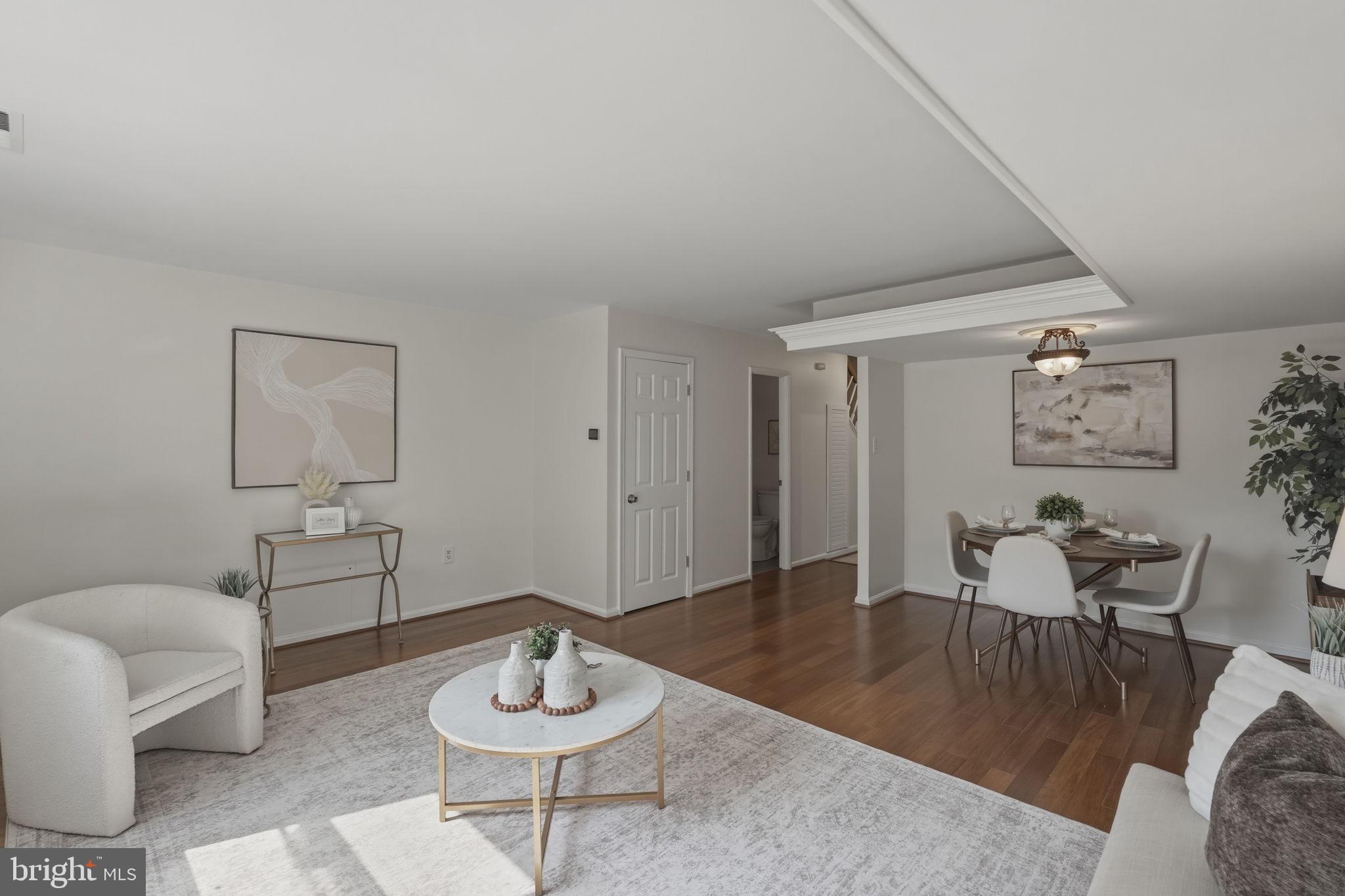 5902 MAYFLOWER COURT