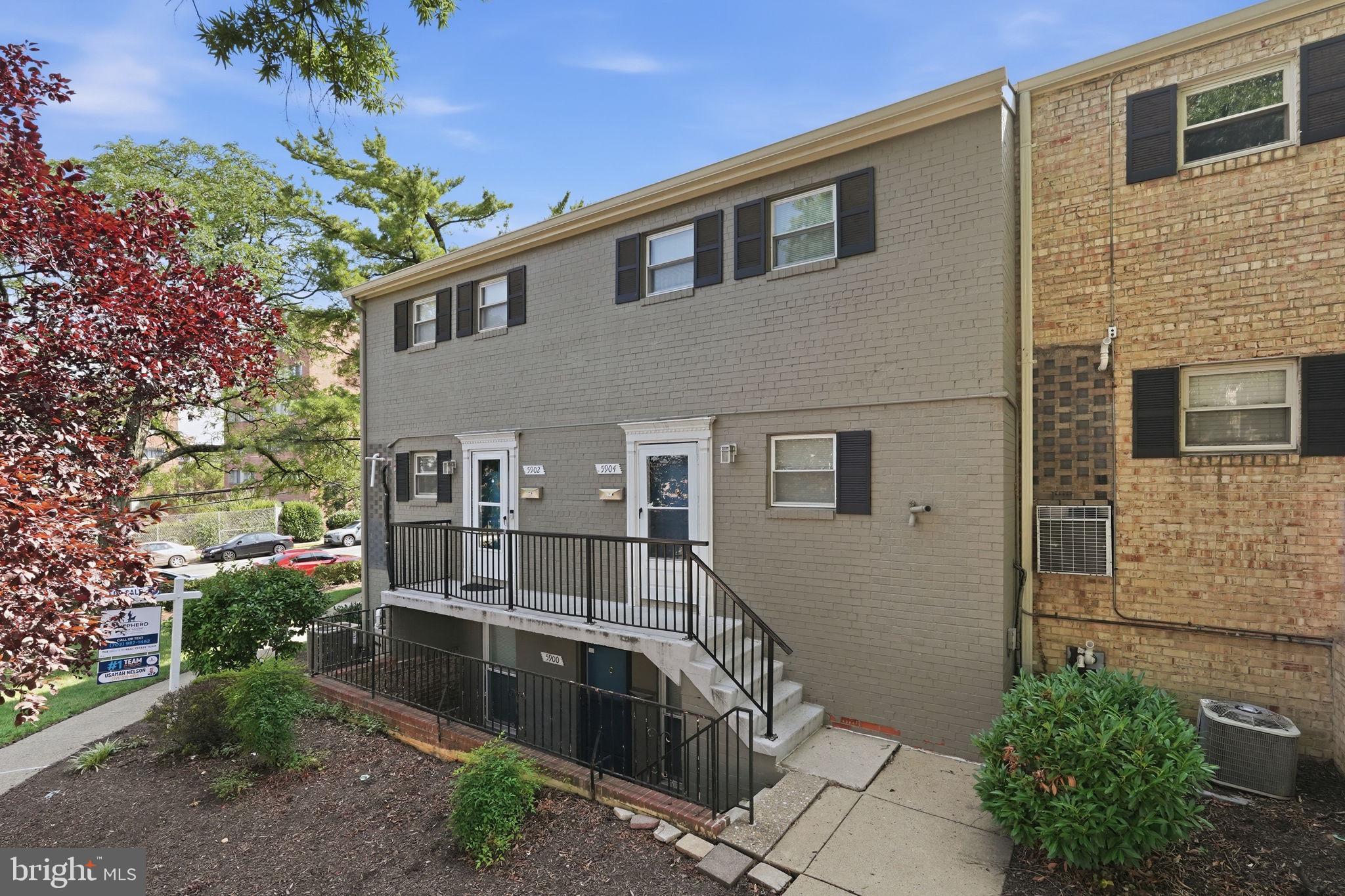 5902 MAYFLOWER COURT