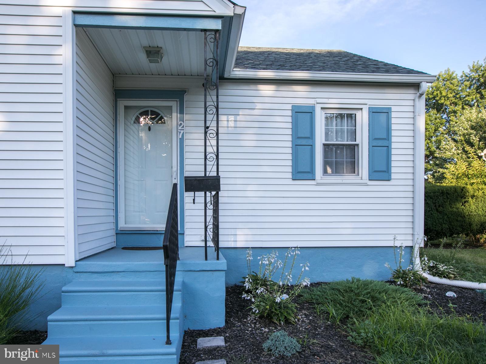 27 GRANT AVENUE