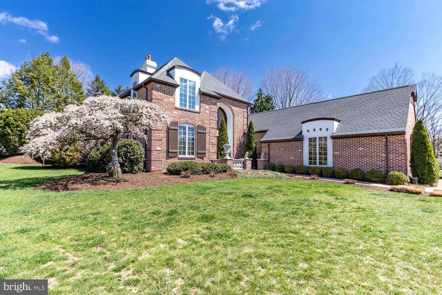 1002 GREENBRIAR DRIVE