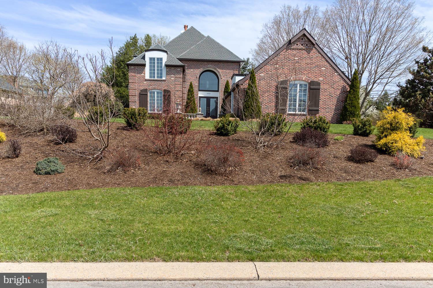 1002 GREENBRIAR DRIVE