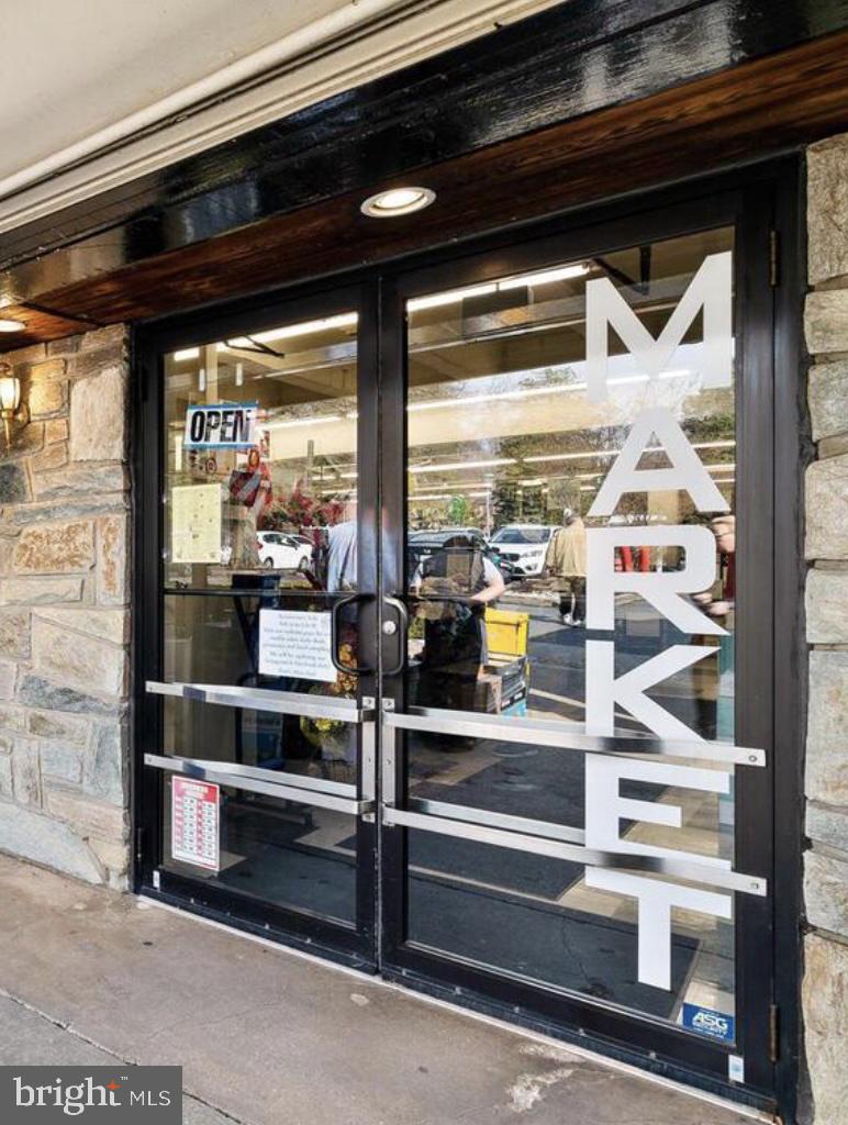 GROSVENOR PARK - Residential Lease