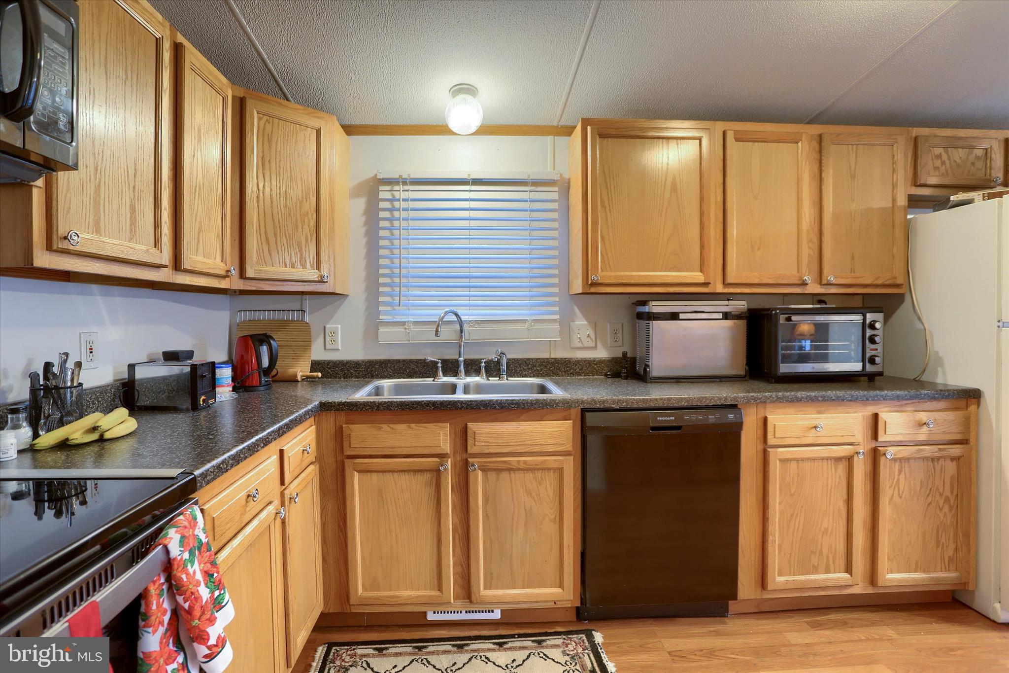 OLIVER COURT - Residential