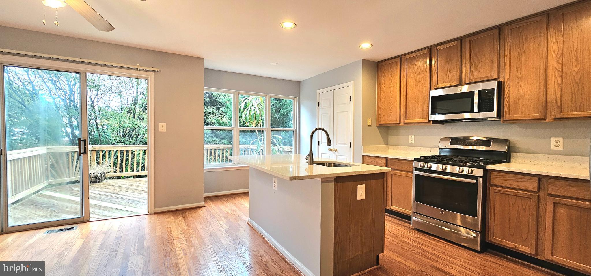 ISLAND CREEK - Residential