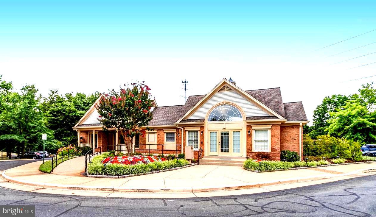 ISLAND CREEK - Residential