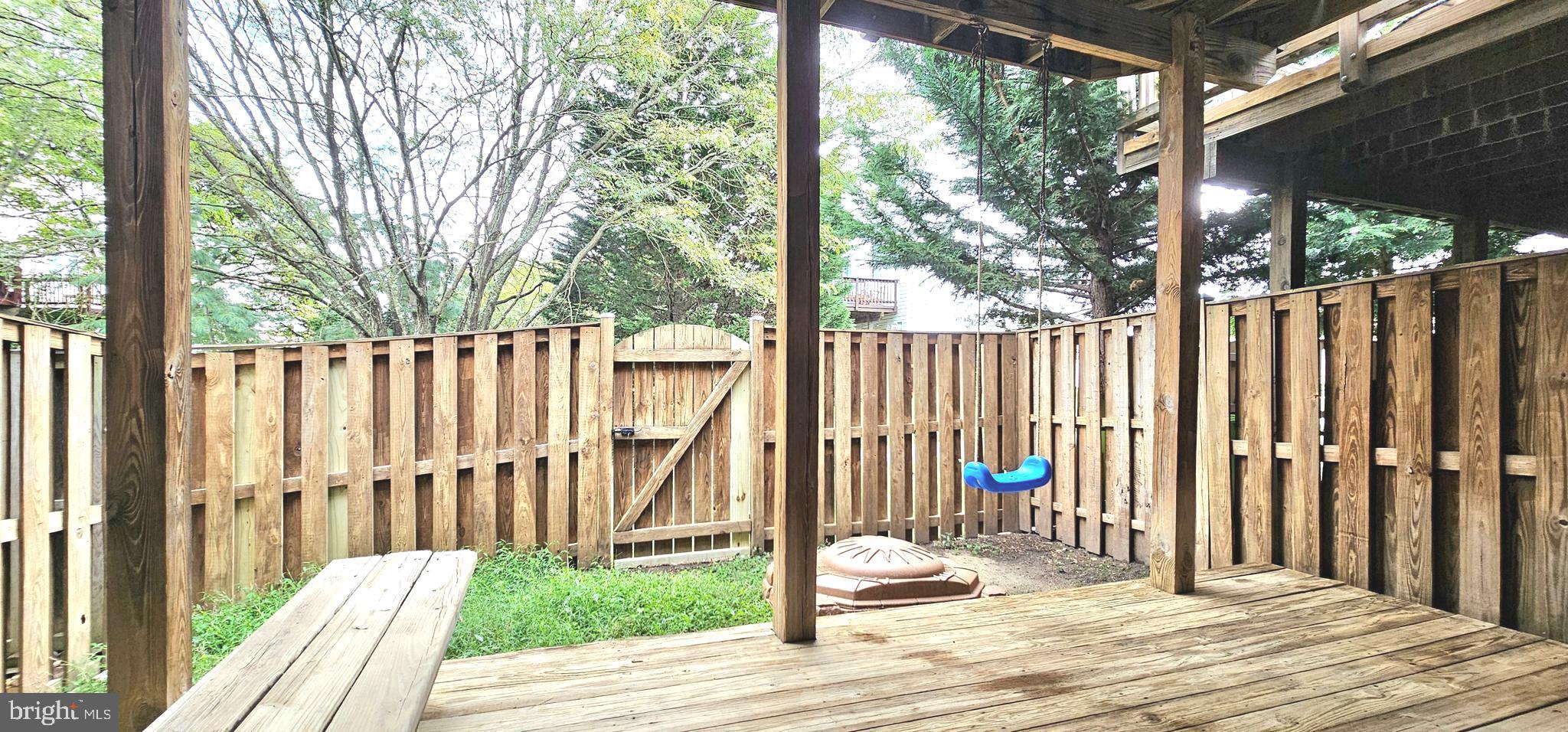 ISLAND CREEK - Residential