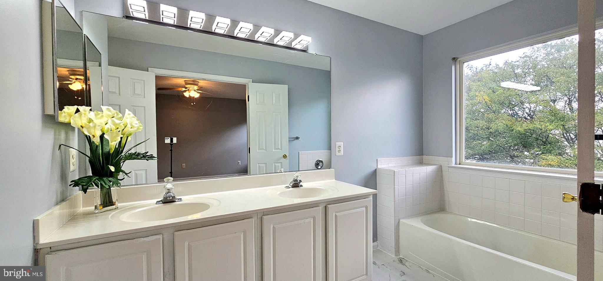 ISLAND CREEK - Residential