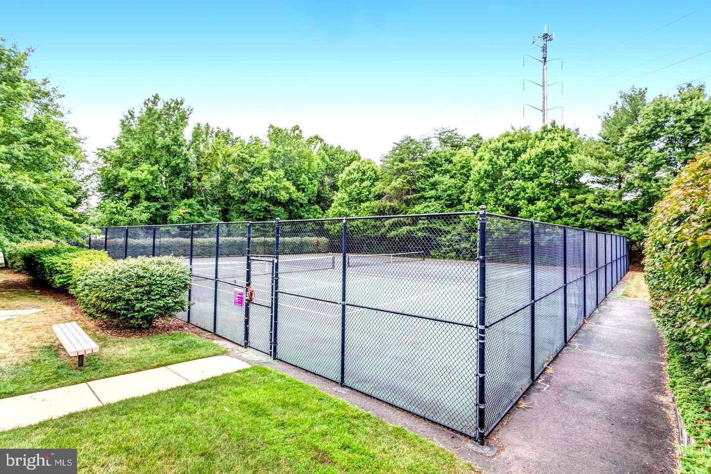 ISLAND CREEK - Residential