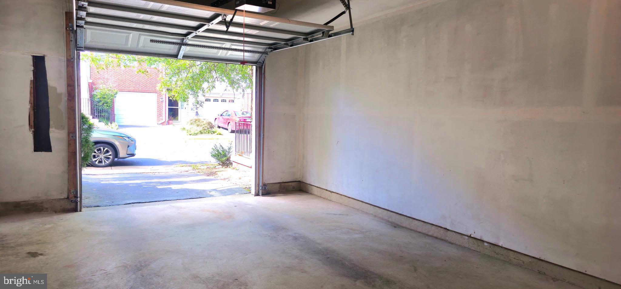 ISLAND CREEK - Residential