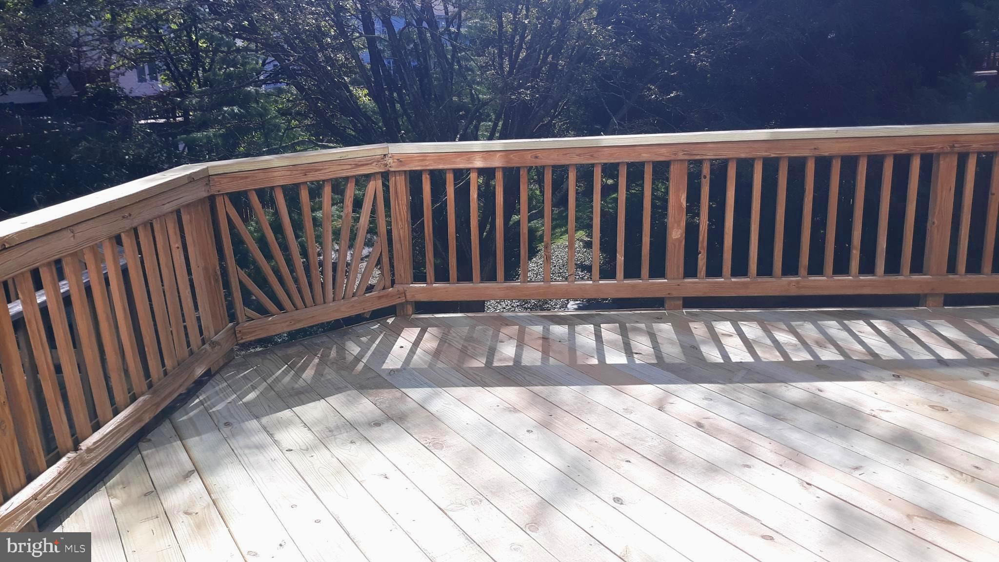 ISLAND CREEK - Residential